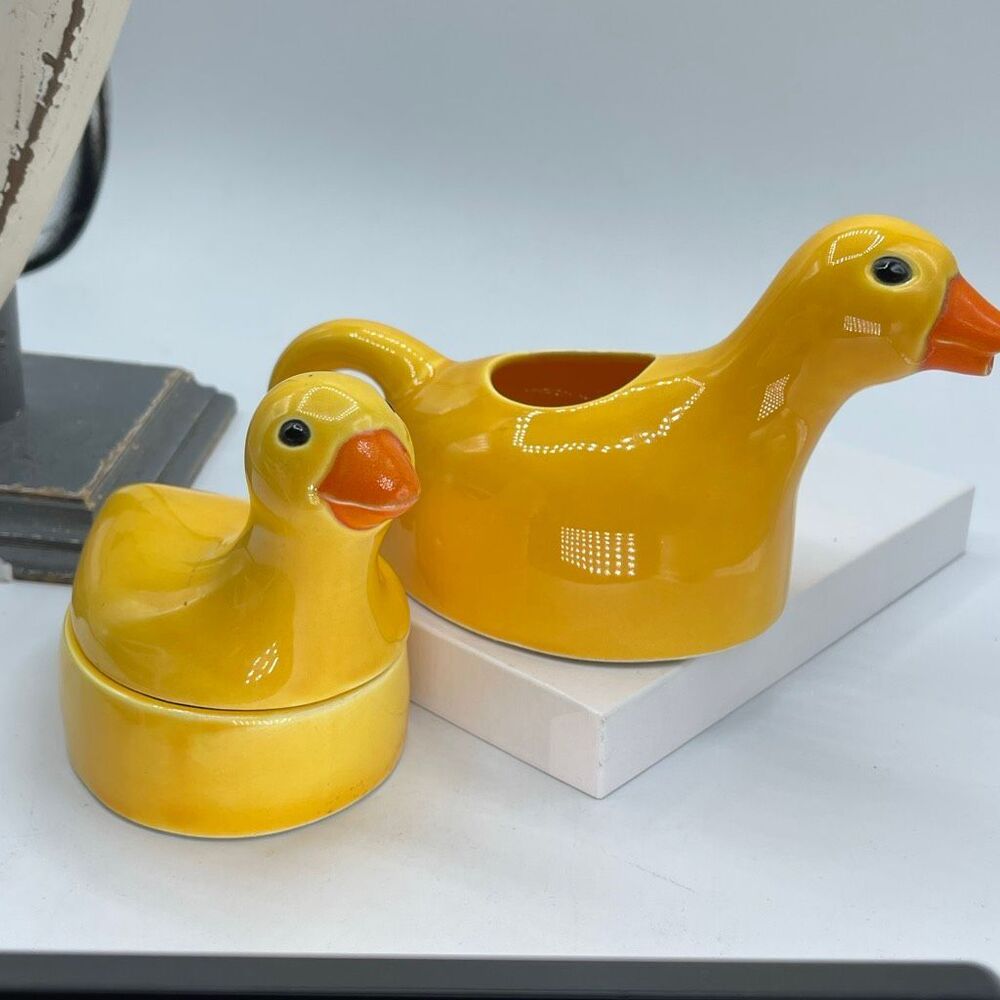 Vintage Vandor Imports Duck creamer & sugar dish . Cute & cheery!